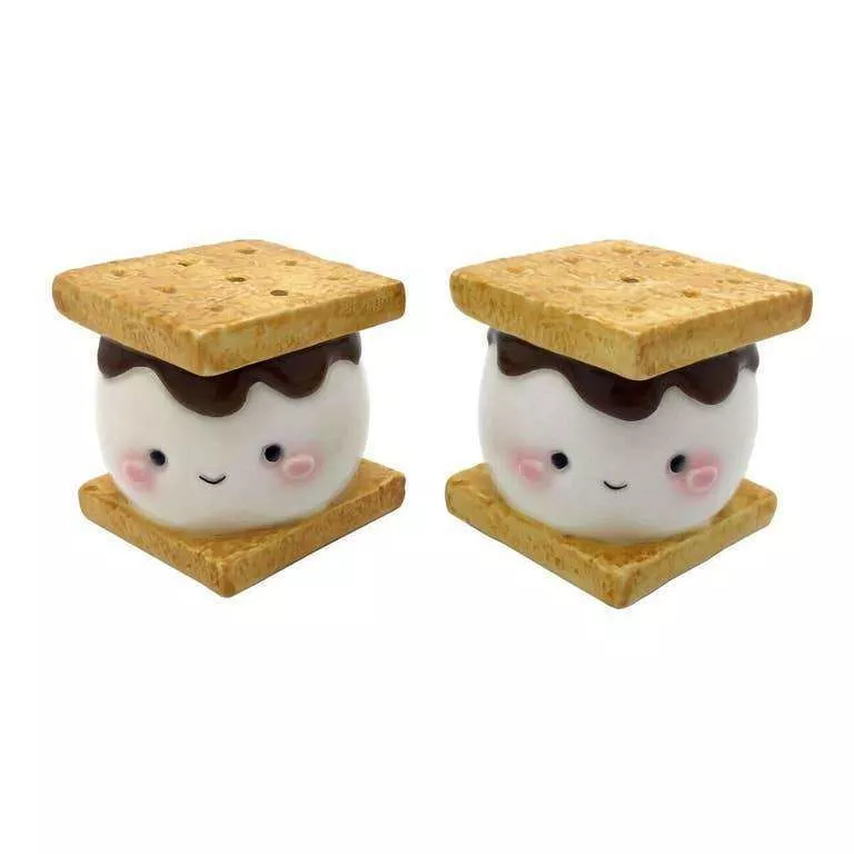 Adorable Marshmallow S'More Salt & Pepper Set