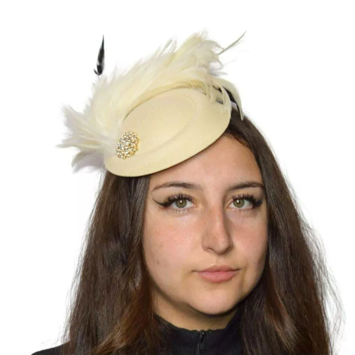 Creamy Feather Fascinator