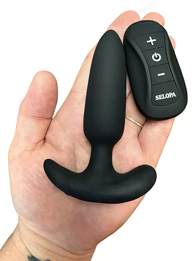Evolved Novelties Black Beauty Vibrating Plug