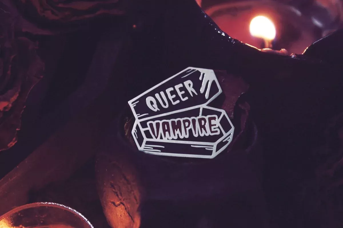Grrrl Spells Pin "Queer Vampire"