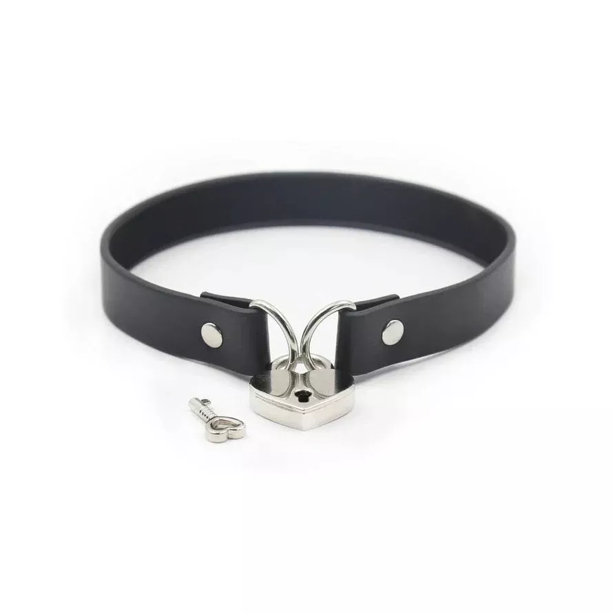 Ple'sur PVC Collar With Heart Lock & Key