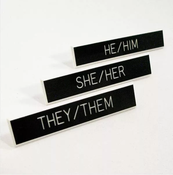 Pronoun MagnetBadge