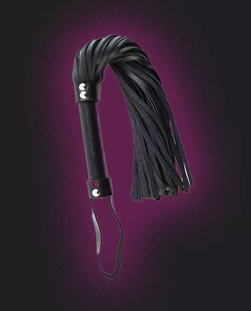 Rouge Short Leather Flogger