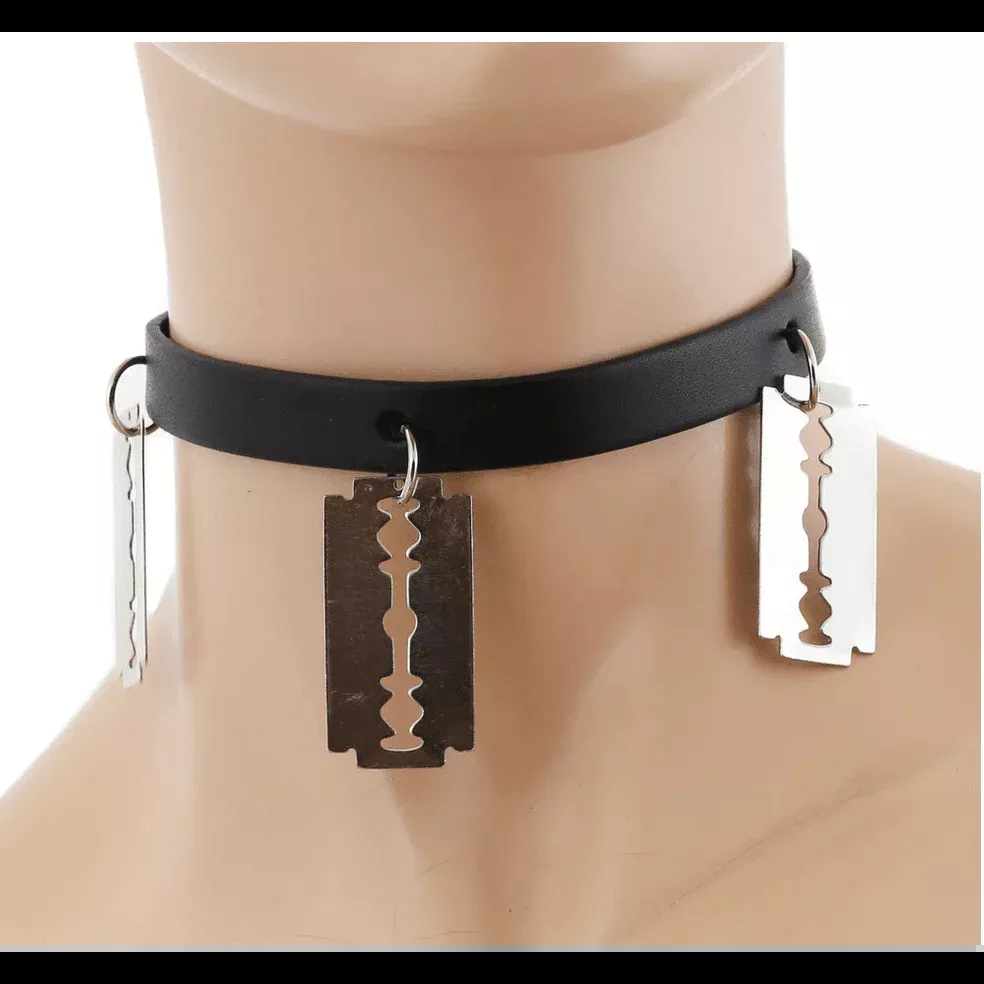 Triple Razorblade Black Leather Choker